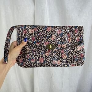 Envelope Wristlet Clutch Bag Purple Black Leopard Blue Pink Rose Print NWOT